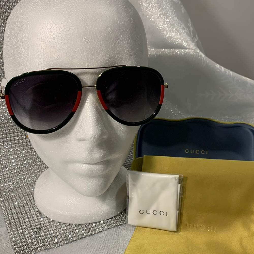 Gucci Sunglasses Aviator shape GG0062S col 003